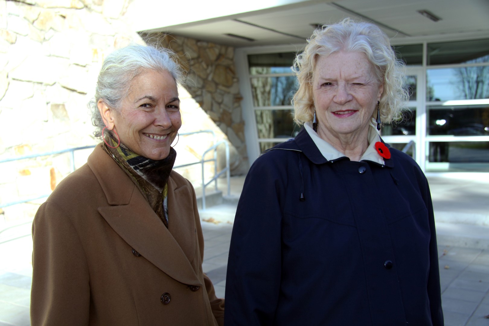Mmes Houle et Ducharme.  (Photo : Rémi Belpulzo)