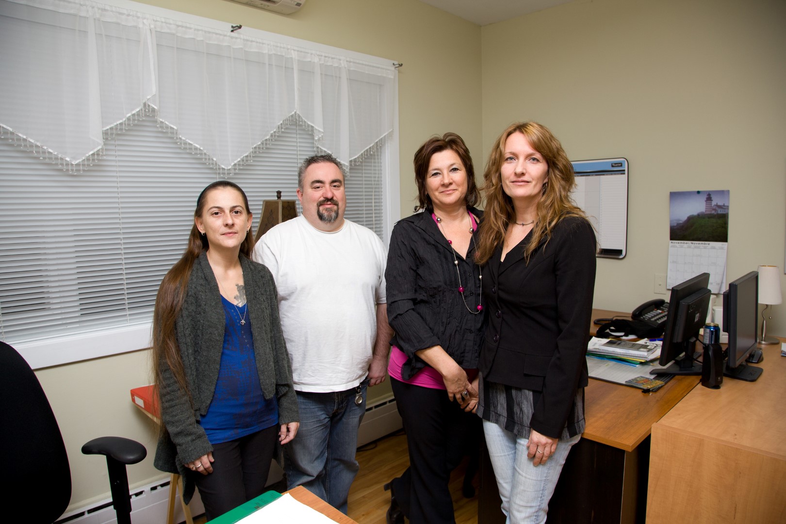 Nancy Corbin, intervenante, Éric Mimee, intervenant, Danielle Denoncourt, intervenante, et Marie-Line St-Arnaud, directrice du Centre de prévention du suicide Pierre-De Saurel.