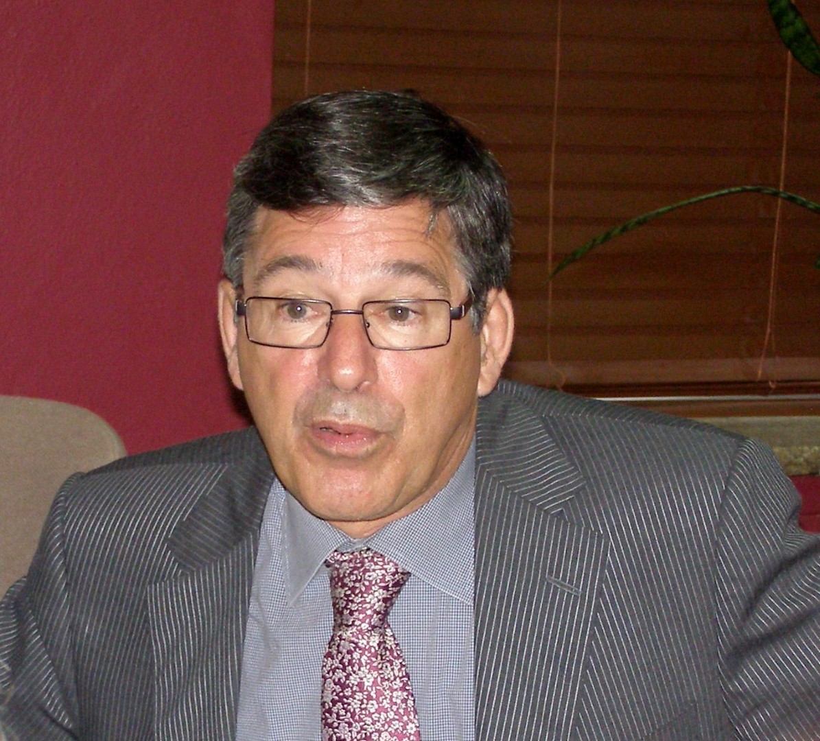 Localement, Sylvain Simard a fait savoir que la prochaine année sera cruciale : construction de la nouvelle prison, de l’usine Alstom pour les wagons de métro, investissements considérables chez Rio Tinto, d’où l’importance de ne pas se déchirer. (Photo : Marilyne Champagne)