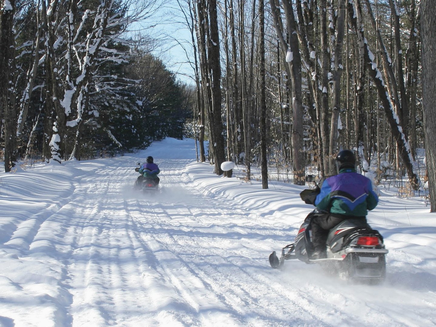 Les pistes marquées sont beaucoup plus sécuritaires.