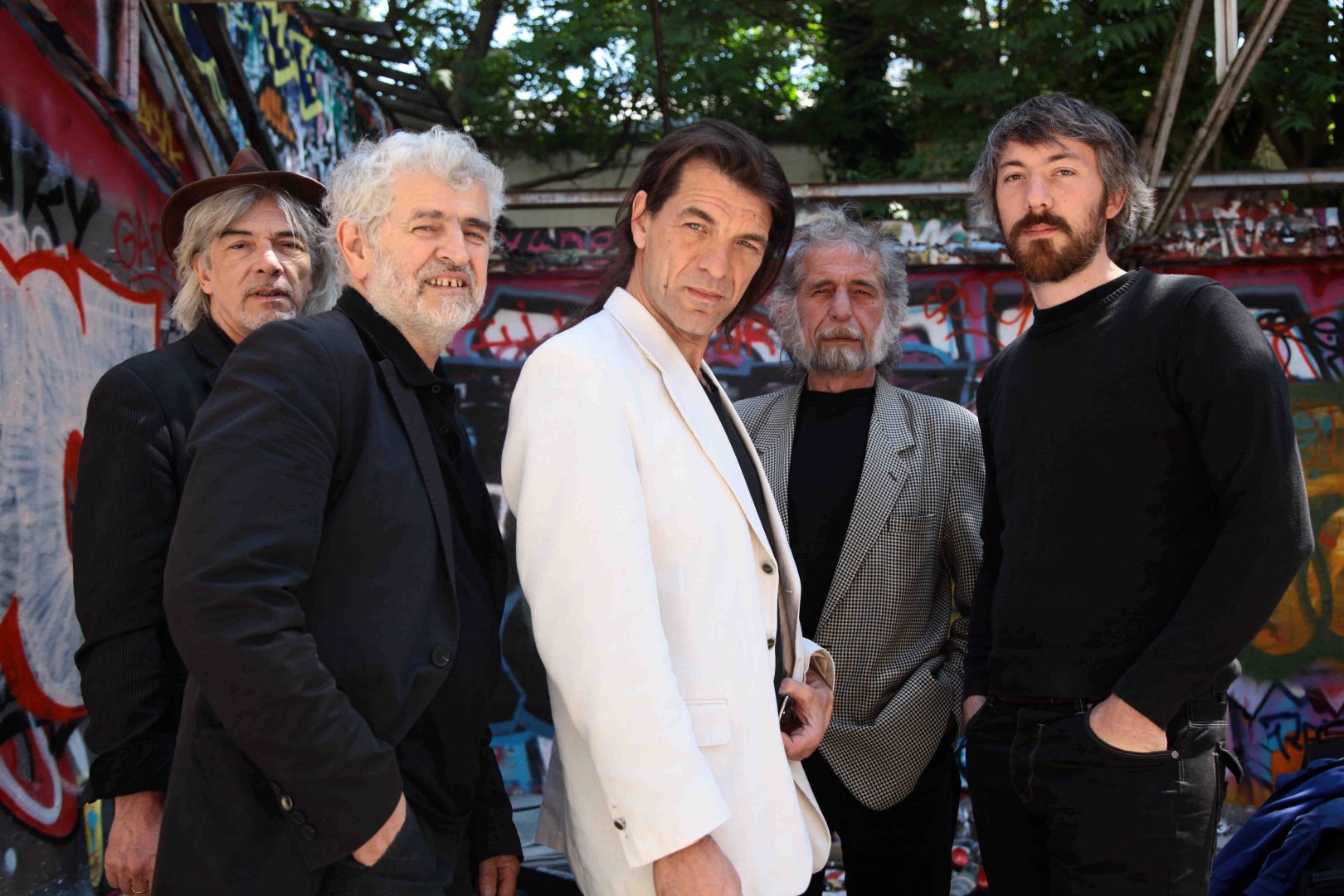 Bratsch est un groupe de musique française influencé par de nombreux types musicaux&nbsp;: jazz, tzigane, russe et arménien.