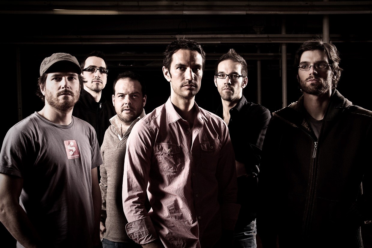Composée de six jeunes musiciens, le groupe originaire de Sherbrooke et récipiendaire d’un prix aux Independent Music Awards de New York en 2011, propose un style pop habillé d’arrangements folk et country.