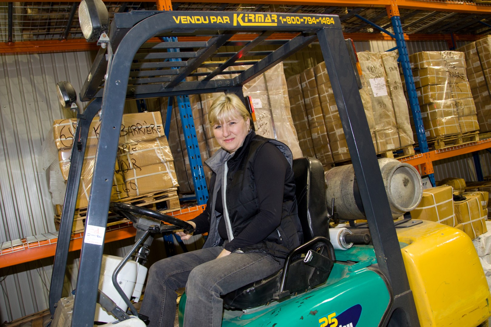 Claire Mandeville opère avec son conjoint la compagnie d'importation Océanie International 2000.