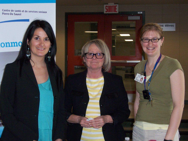 Céline Rousseau, directrice des Centres, entourée de Marie-Claude Hébert et Julie Allard du CSSS Pierre-de Saurel.