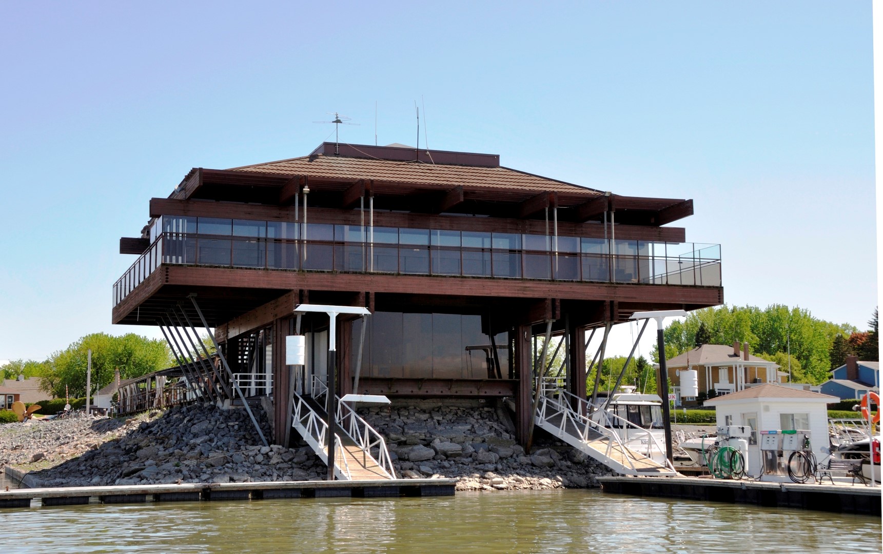 La marina fera bientôt peau neuve.