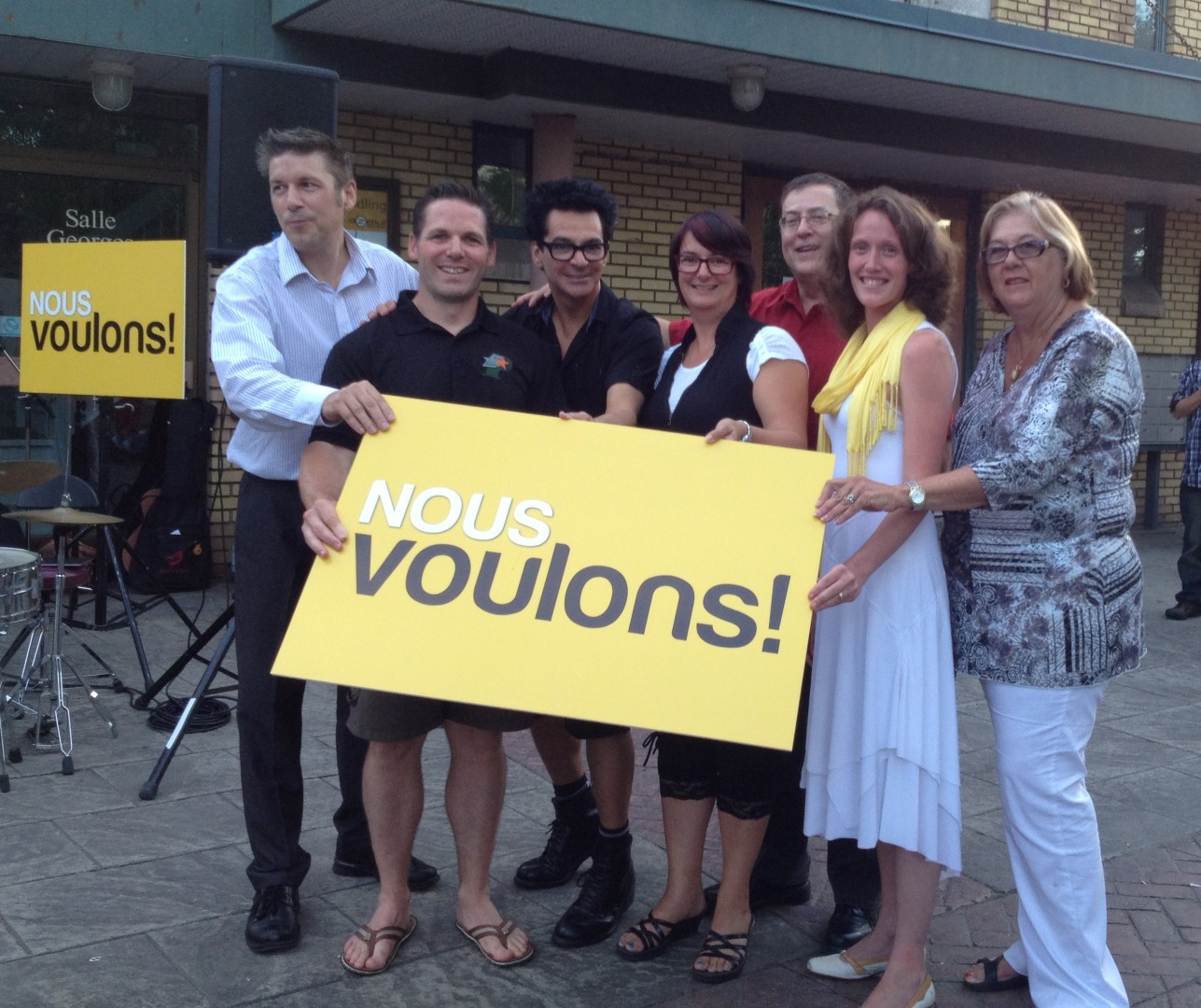 Clément Goulet (animateur du rassemblement populaire), Marc Vigneault (président du conseil d’administration d’Azimut diffusion), Serge Péloquin (Boulevard Musique), Marie-France Carra (président de la Chambre de commerce et d'industrie Sorel-Tracy métropolitain), Réjean Bériault (directeur général Promenades de Sorel), Corina Bastiani et Michèle Lacombe Gauthier (conseillères municipales à la Ville de Sorel-Tracy).