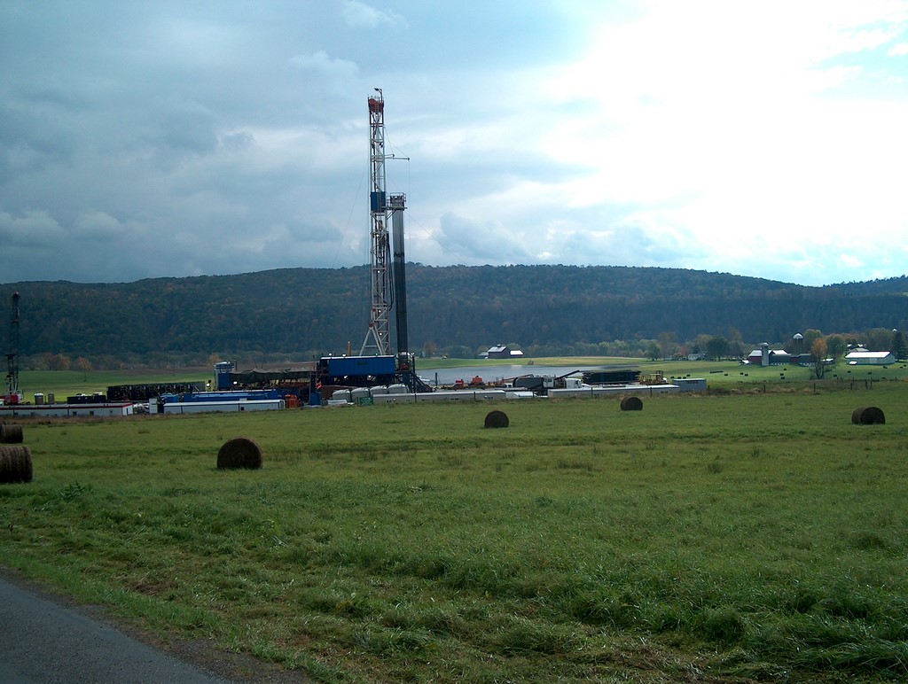Les gaz de schiste sont exploités en Pennsylvanie (photo). Dans la région du Bas-Richelieu, des citoyens opposés à cette industrie gazière continuent leur lutte malgré l'intention de la nouvelle ministre des Ressources naturelles d'imposer un moratoire complet sur l'exploration et l'exploitation de cette ressource.