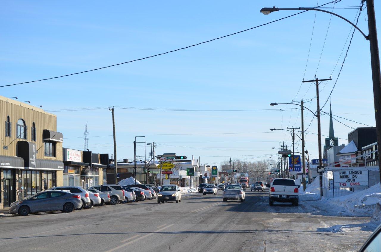 Selon l'endroit où un commerçant est localisé sur le territoire, certaines normes d’affichage diffèrent actuellement d’un secteur à l’autre. Entre autres, dans le secteur de Tracy, la superficie maximale d’une enseigne appliquée sur le commerce est plus grande qu'à Sorel. Le nouveau plan d’urbanisme devrait assurer une uniformité des réglementations à cet effet.