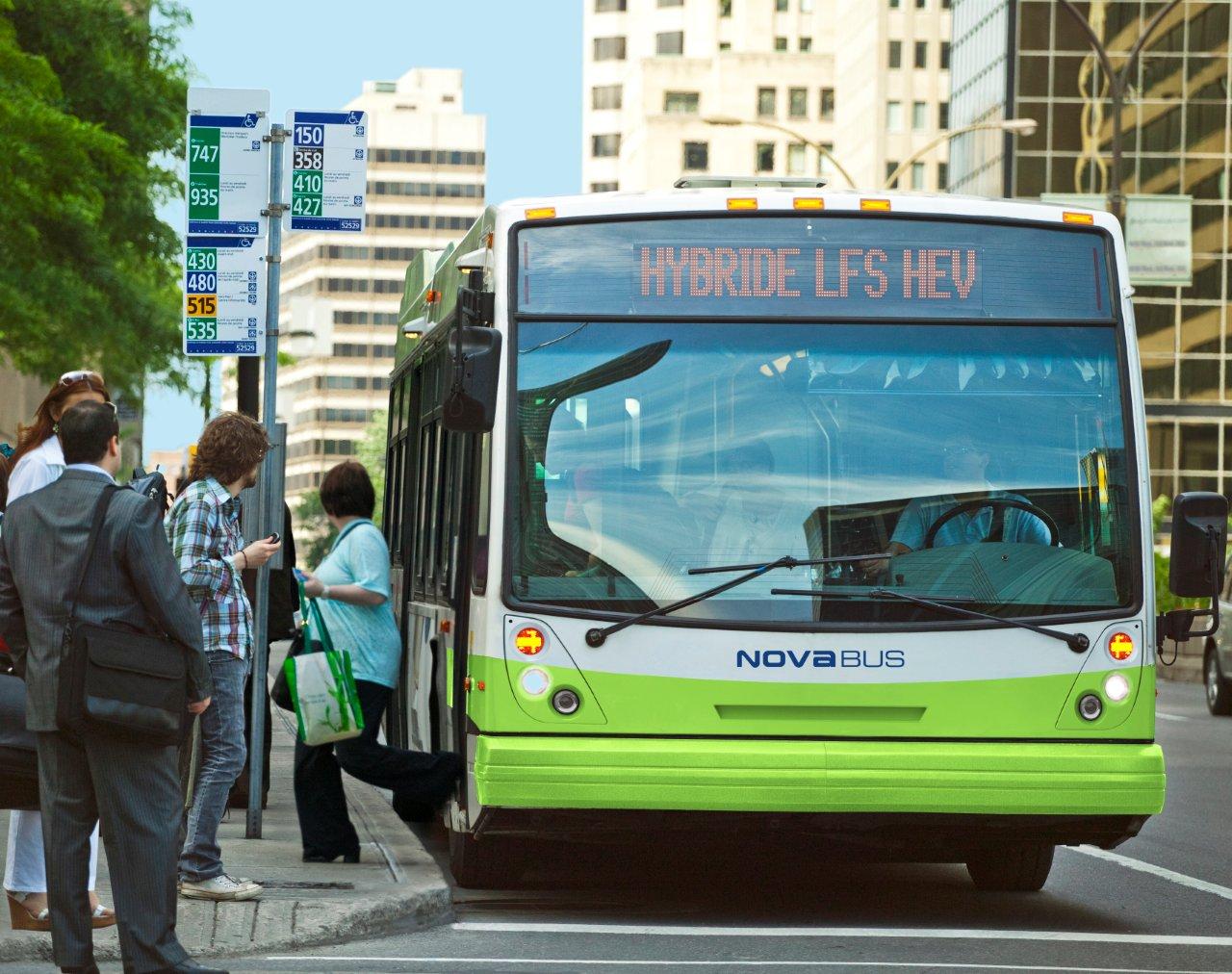 Les autobus hybrides de Nova Bus permettent des économies de carburant et une réduction des émissions de gaz à effet de serre de l’ordre de 30 %.