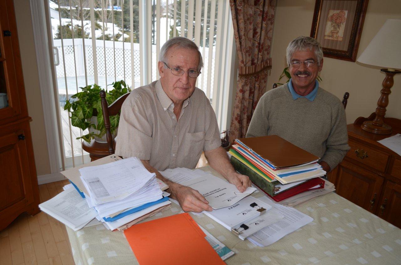 Fernad Gignac et Robert Dumont du Comité contre les éoliennes.