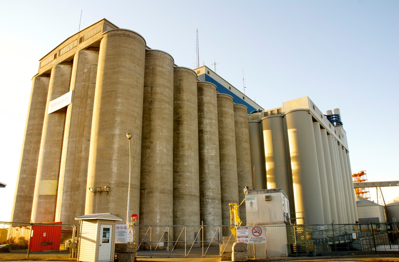 Dès l'été prochain, les élévateurs à grains du centre-ville de Sorel-Tracy seront illuminés par une série de faisceaux lumineux de couleurs.