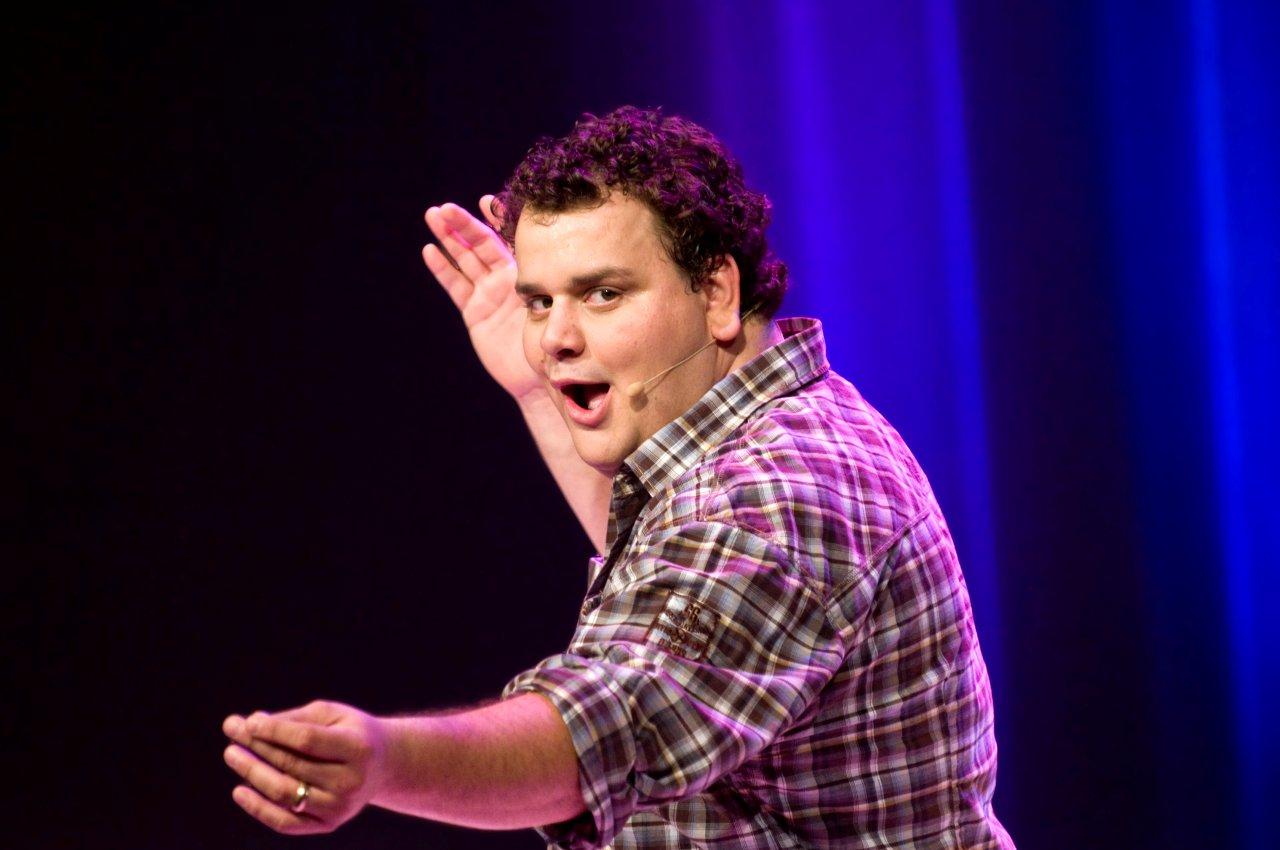 L'humoriste Philippe Laprise sera à la barre de la production Dieu Merci ! Le spectacle 2, au Théâtre du Chenal-du-Moine dès le 13 juin.