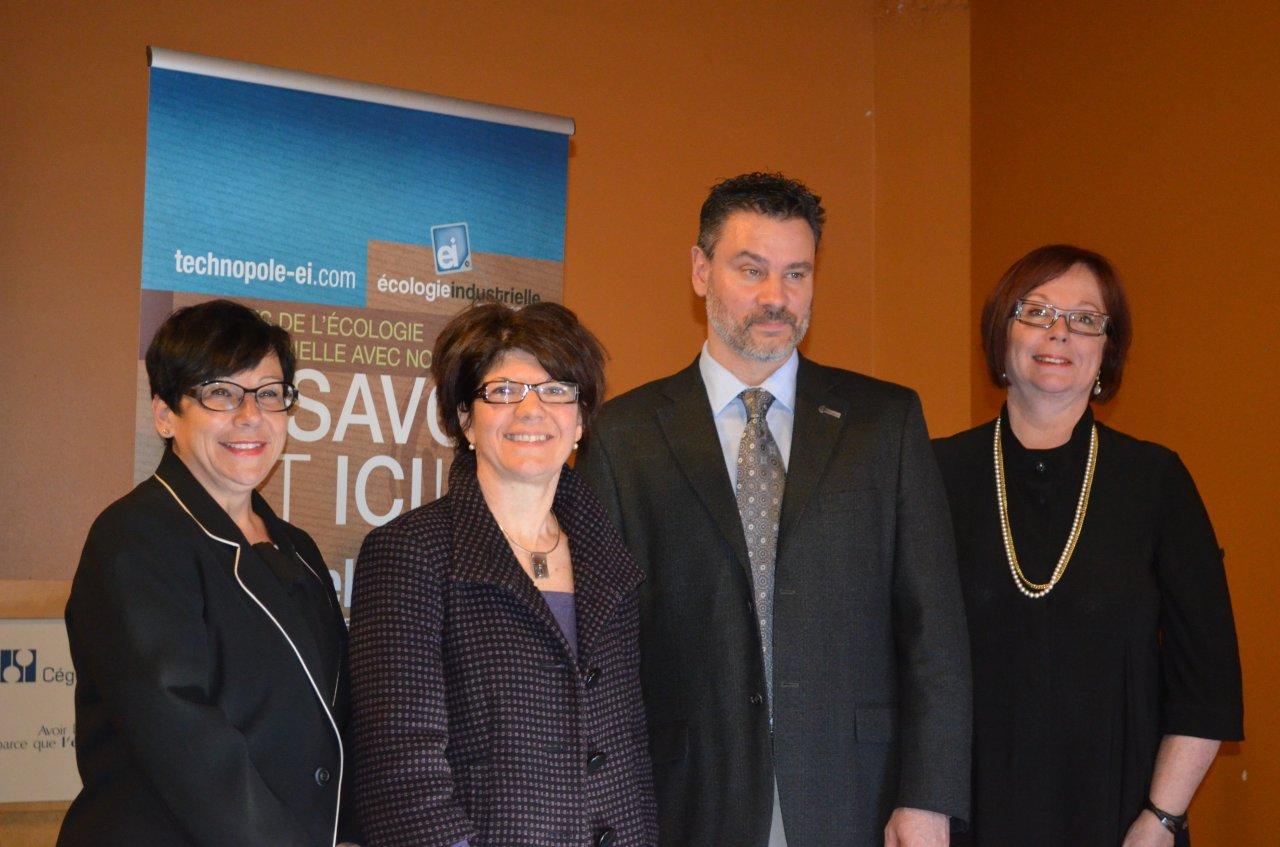 La députée de Richelieu, Élaine Zakaïb, Hélène Gignac, du CTTÉI, Jean-Marc Ferairet, de l’École polytechnique, et Fabienne Desroches, du Cégep de Sorel-Tracy.