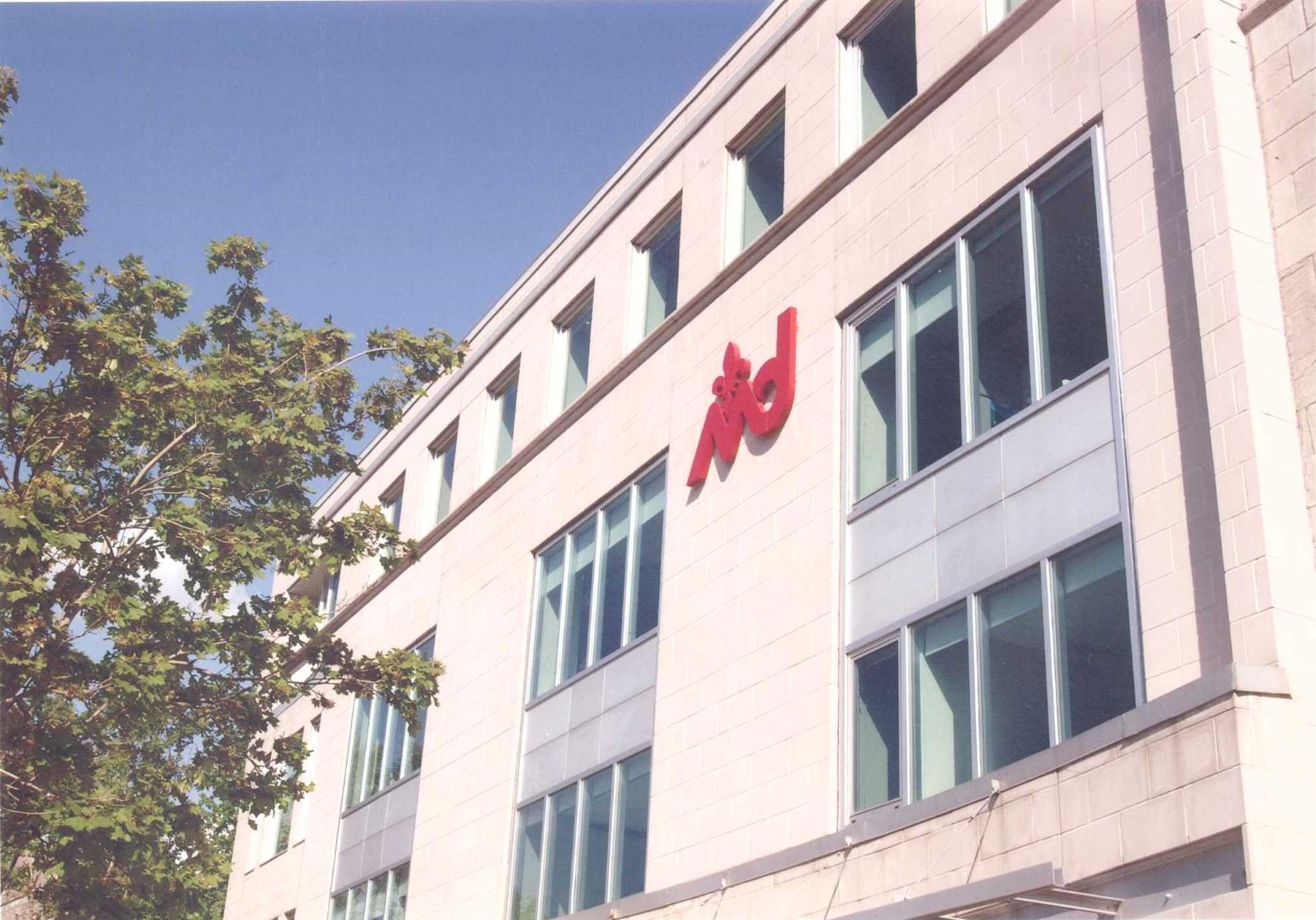 Dans son jugement, le conseil de desicipline du Collège des médecins soulignait qu'une peine de neuf mois s'avérerait trop clémente et qu'elle serait susceptible d'entraîner une perte de confiance du public envers la profession.