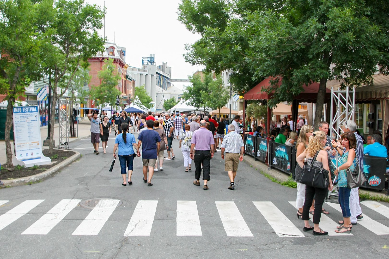 Une intégration réussie passe par une ouverture de la part de la société et de l'immigrant.