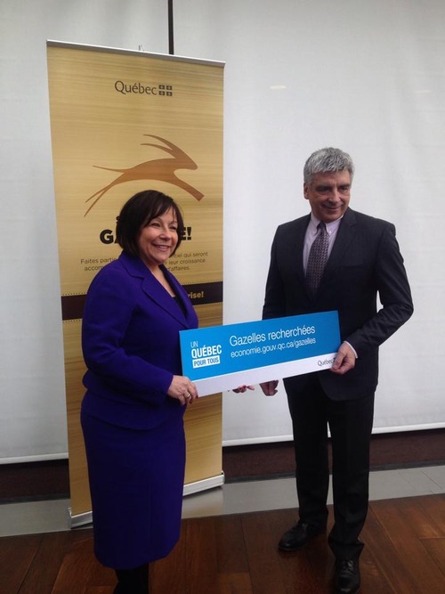 La députée Élaine Zakaïb et le président de l'Association des centres locaux de développement du Québec, Yves Maurais.