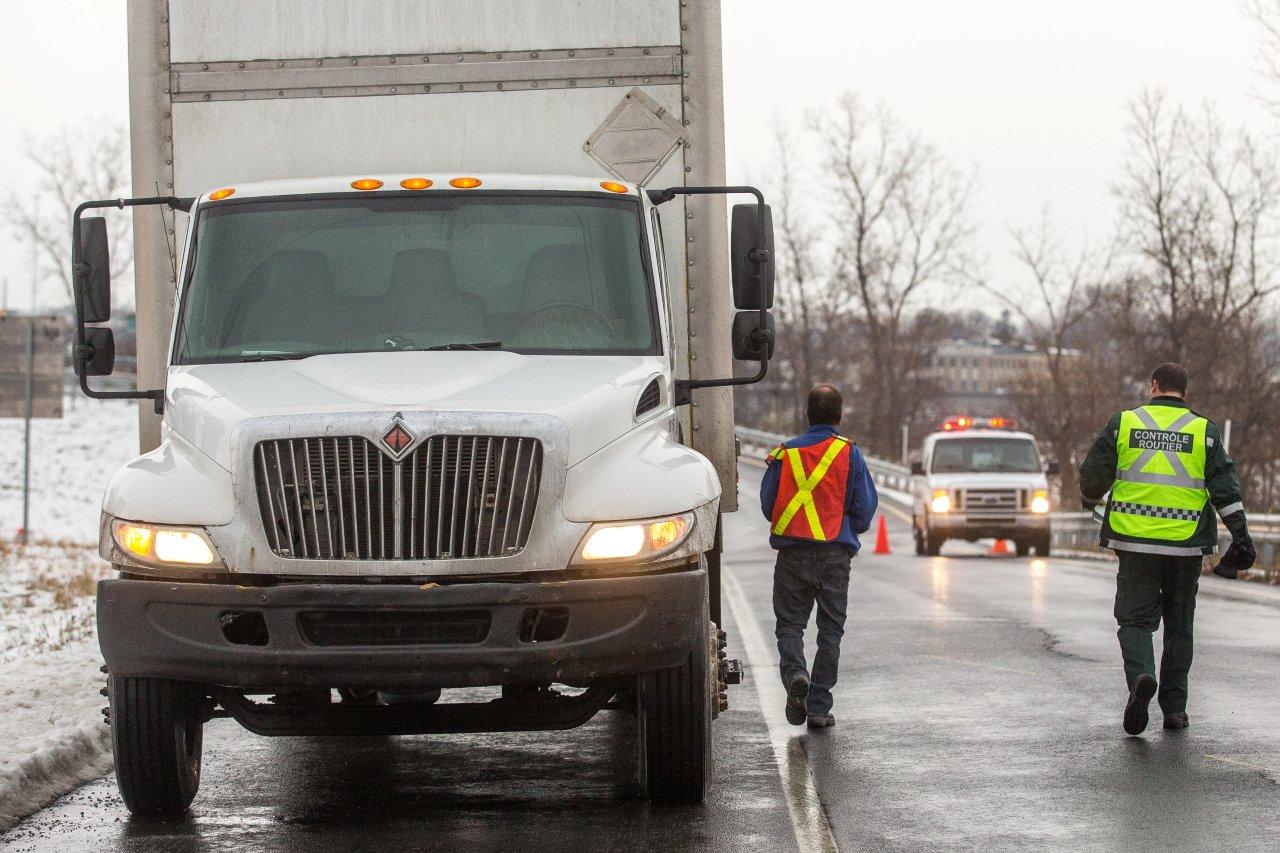 Bon an, mal an, entre 6000 et 8000 constats d’infraction sont émis à des camionneurs « délinquants » au Québec en matière de surcharge, révèlent les données obtenues par TC Media.