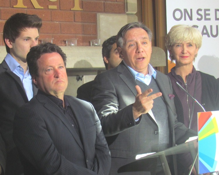 François Legault estime que les Québécois valent mieux que de voter pour ou contre un référendum.