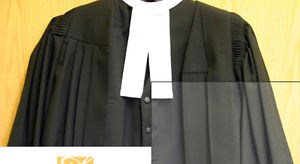 Toge obligatoire dans les salles d’audience au criminel