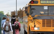 En présence d'un autobus scolaire, soyez vigilants