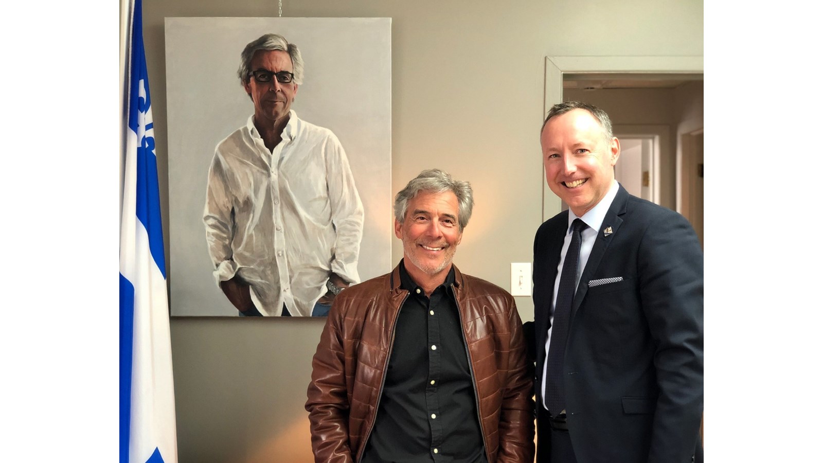 L'artiste Richard Paul expose ses toiles au bureau du député Jean-Bernard Émond