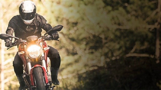Un motocycliste arrêté à plus de 150km/h dans une zone de 90km/h