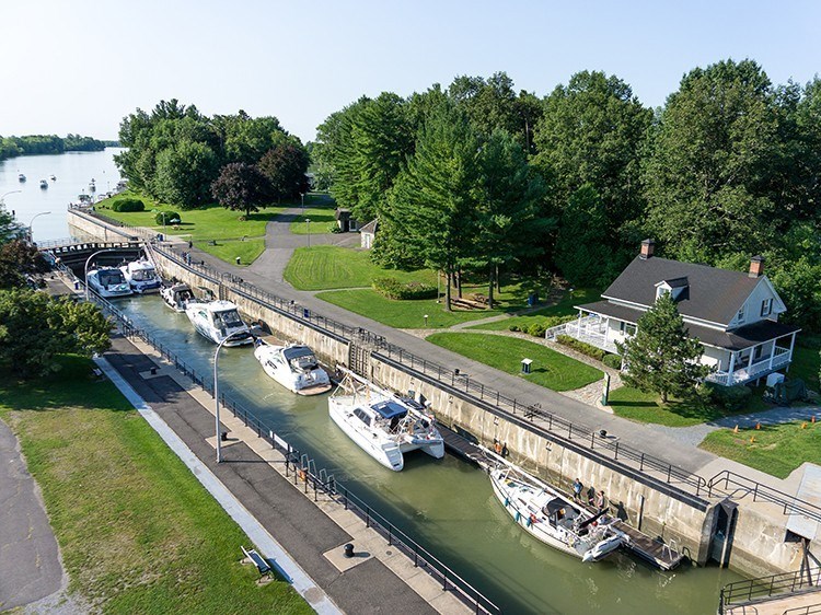 Parcs Canada accueillera les plaisanciers dès le 11 juillet au Canal-de-Saint-Ours, plutôt que dans la troisième semaine du mois de juillet comme annoncé.