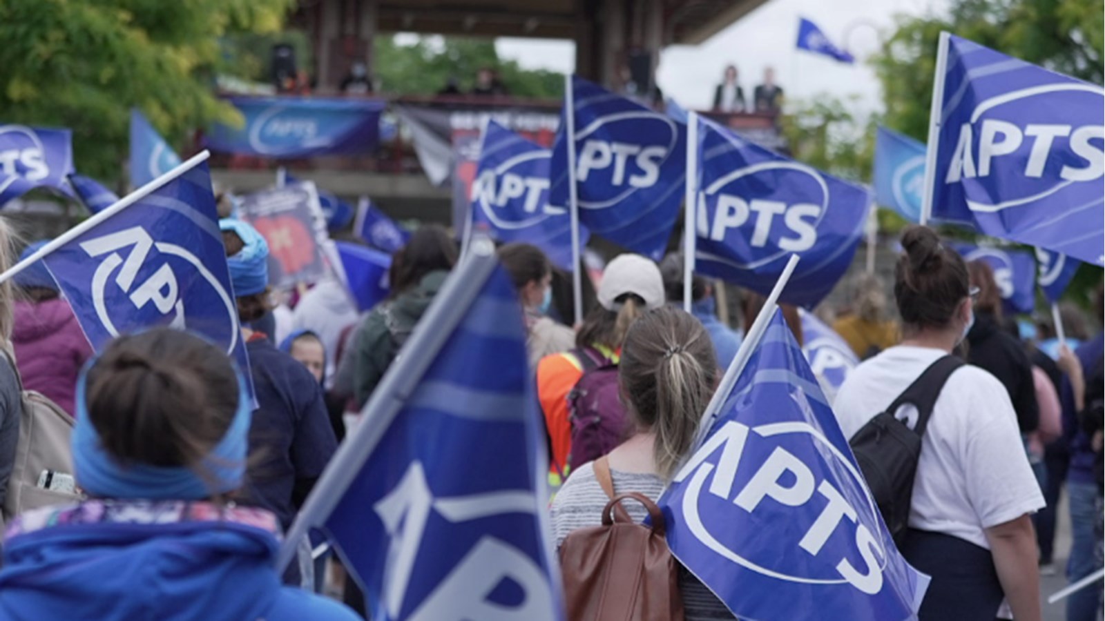 Exaspérée par la lenteur des pourparlers, l’APTS occupe le ministère de la Santé et des Services sociaux