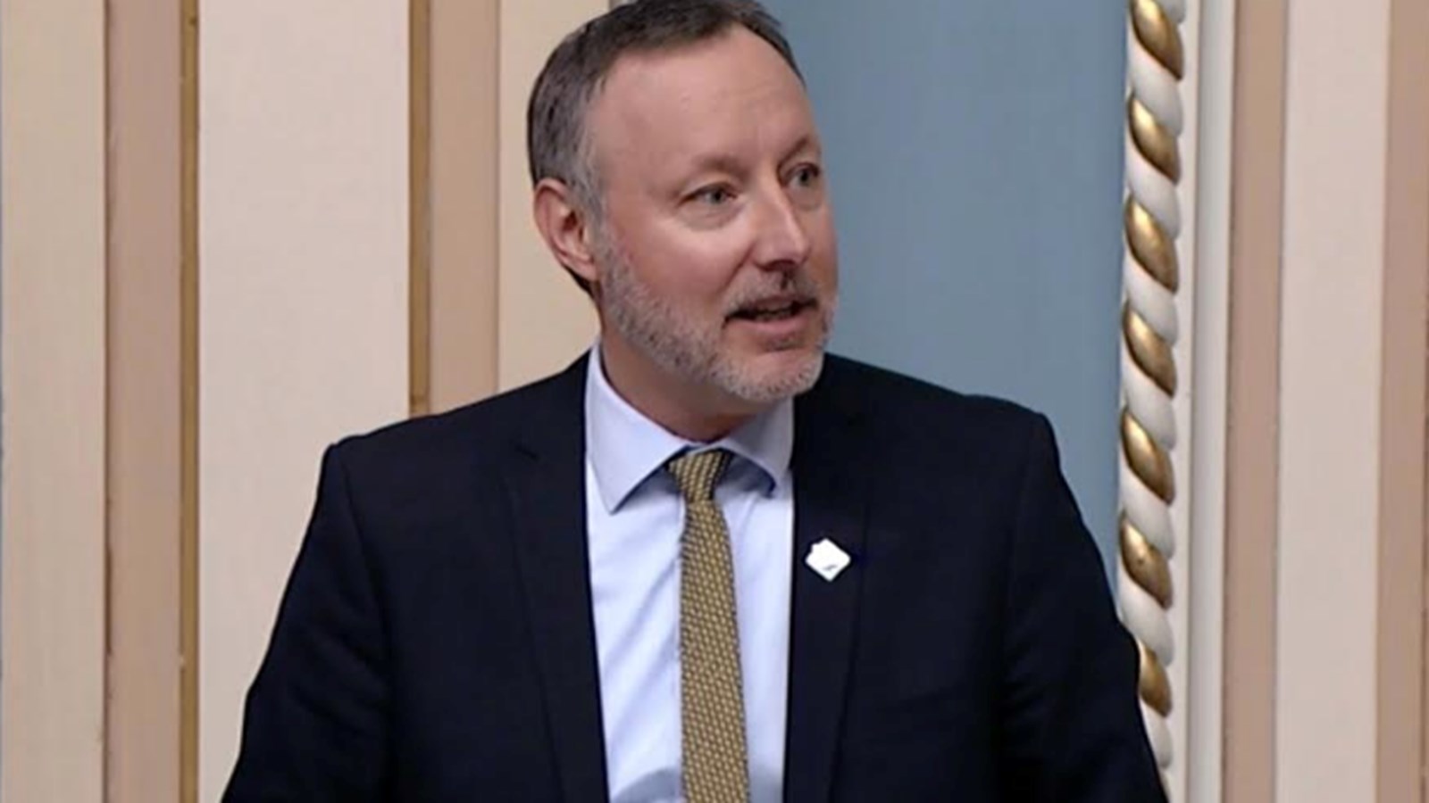 Hommage à trois générations d'infirmières à l'Assemblée nationale du Québec