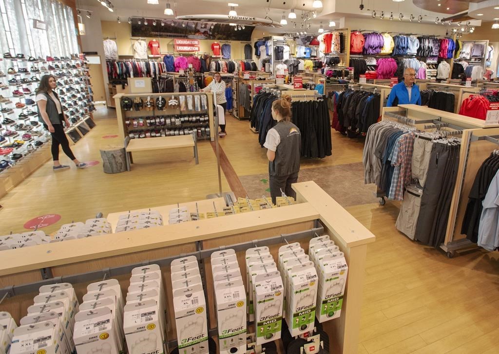 Des hausses salariales de 12 à 39% depuis 2016 dans le commerce au détail au Québec