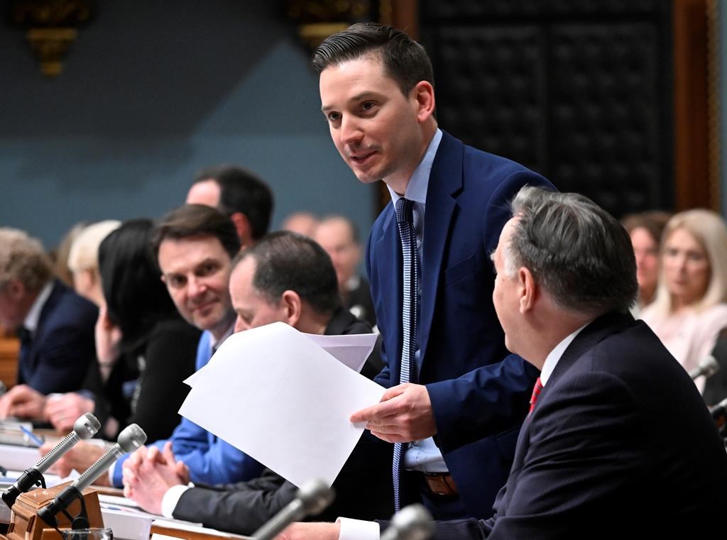 La Coalition avenir Québec veut hausser le salaire des élus de 30 000$