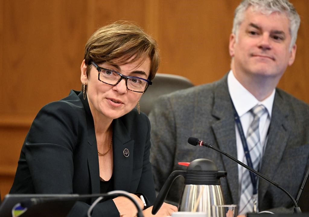 Québec se penche sur les permis «fermés» des travailleurs étrangers temporaires
