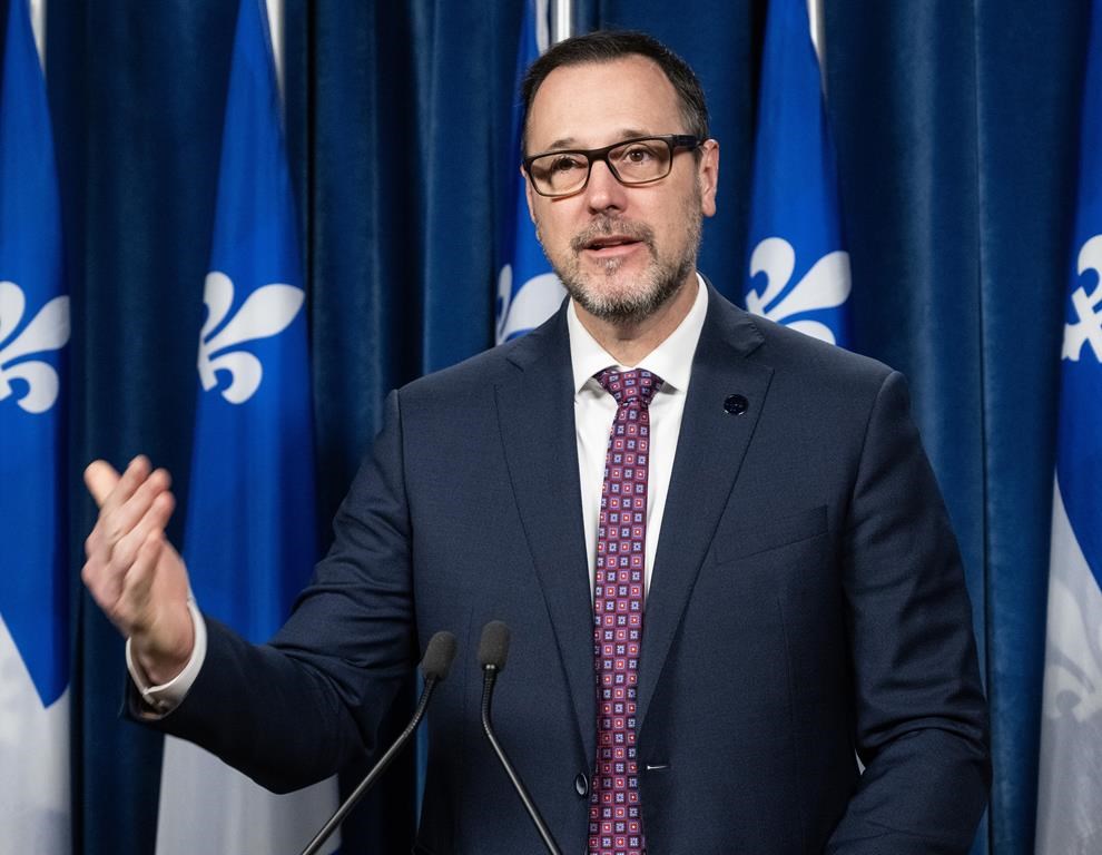 Loi 21: Québec veut renouveler la clause dérogatoire pour préserver la «paix sociale»