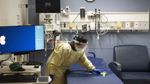 La FMSQ demande de surseoir aux compressions de 1,5 milliard $; les patients écopent