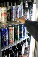 Les mineurs peuvent se procurer de l'alcool facilement