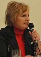 La mairesse de Boisbriand, Marlene Cordato, tient à rappeler à la population la transparence du processus visant au respect intégral de conditions d exploitation de cette entreprise en milieu agricole chez nous .Crédit: Yves Ranger