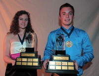 Isabelle Vézina et Guillaume Maisonneuve-Rivard ont reçu leur trophée avec une grande joie.