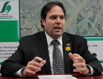 Paul Larocque souhaite que soient débattus tous les enjeux en matière de transport, incluant le transport collectif, le transport des marchandises et le transport par automobile. Crédit: Josiane Yelle