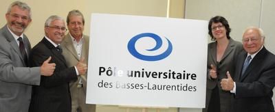 Sont présents sur la photo : Jean-Luc Riopel, Jean-Marc Fauteux, Charles Le Borgne, Nadine Le Gal et Élie Fallu. Crédit: Josiane Yelle