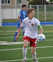 Samuel Leblanc a commencé à jouer au soccer à l âge de 5 ans. À l âge de 12 ans, il a participé aux championnats régionaux et a fait partie de l équipe canadienne de la Coupe Danone. Il évolue aussi sur l équipe du Québec.