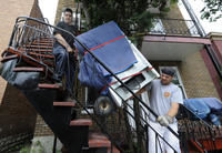 GEN-Déménagement  Demenagement dans limoilou.Les escaliers en colimaçon du quartier Limoilou ont donné du fil à retordre à de nombreux déménageurs du dimanche (QMI-0907012017.JPG); GEN-Déménagement  Demenagement dans limoilou.Les escaliers en colimaçon du quartier Limoilou ont donné du fil à retordre à de nombreux déménageurs du dimanche