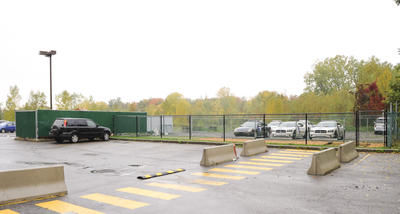 La cour d'une garderie fait jaser