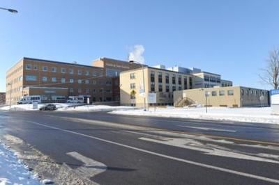 À l'exception de l'unité des naissances, les visites sont interdites à l'Hôpital de Saint-Eustache en raison d'une éclosion de gastroentérite.
