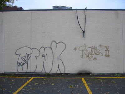 Le projet Quitude est  lorigine du rglement municipal qui oblige les propritaires de Sainte-Thrse, Rosemre, Boisbriand et Lorraine  nettoyer les graffitis des vandales sur les murs de leur btisse.[Sainte-Thrse] le 4 octobre 2011.  Simon Dessureault/L'cho de la Rive-Nord/Agence QMi