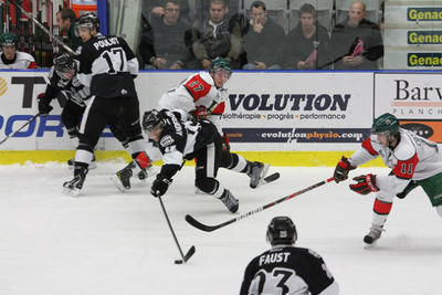 (Photo Sylvain Charest / Écho de la Rive-Nord) L'Armada s'est totalement effondrée à mi-chemin en deuxième période pour perdre une avance de quatre buts et s'incliner 7 à 5 face aux Mooseheads de Halifax.