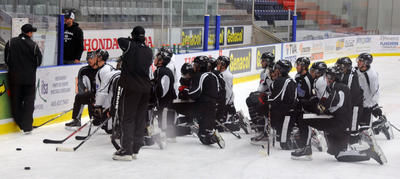 (Photo Dave Parent / Écho de la Rive-Nord) Les joueurs de l'Armada devront garder leur style de jeu efficace s'ils désirent l'emporter contre les Huskies et les Foreurs cette fin de semaine.