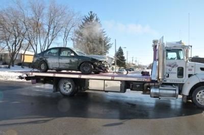 (Photo Simon Dessureault) Le boulevard René-A.-Robert ouest a été fermé à la circulation entre l intersection Mainville et Leduc durant l heure du dîner.