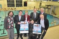 Photo Simon DessureaultBernard Oligny, directeur régional et entraîneur-chef de l ARLPH, Richard Perreault, président de la Commission des sports et Loisirs de la Ville de Blainville, Hélène Cantin, directrice relations avec les membres à la Caisse populaire de l Envolée, Paul Desjardins, agent de développement à l ARLPH, François Cantin, maire de Blainville, Serge Paquette, conseiller municipal et Jacques Vachon, gérant d équipe.