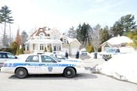 (Photo Stéphane Sinclair)La police de Blainville recherche actuellement un véhicule suspect de style mini-fourgonnette familiale quatre portes de couleur beige-or par rapport à cette affaire.