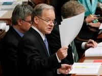 Le ministre des finances, Raymond Bachand, n'avait pas de bonnes nouvelles pour les contribuables québécois.